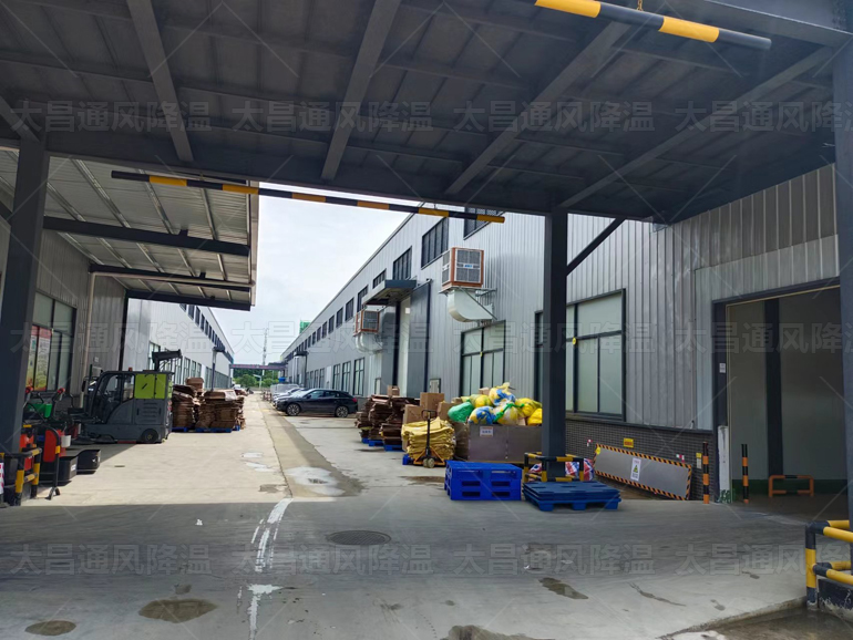 進(jìn)入夏季車間很熱怎么降溫？用什么通風(fēng)降溫設(shè)備好