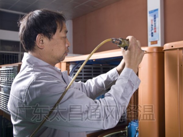 潤東方工業(yè)環(huán)?？照{(diào) 一款非常環(huán)保節(jié)能車間降溫設備